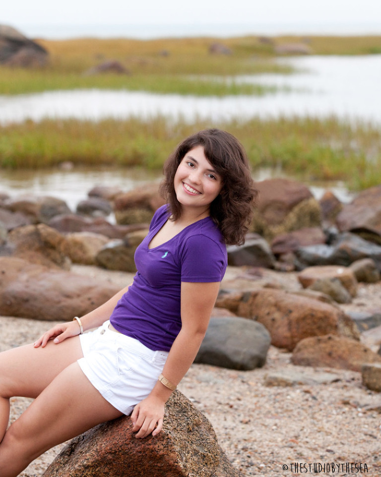 senior-girl-on-rocks